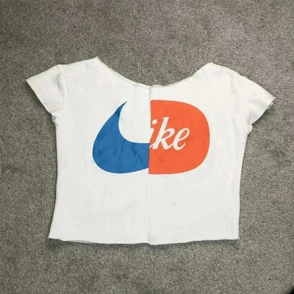 Nike Cropped Top White Cutout Short Sleeves Large Logo Fleece XL - Picture 1 of 7